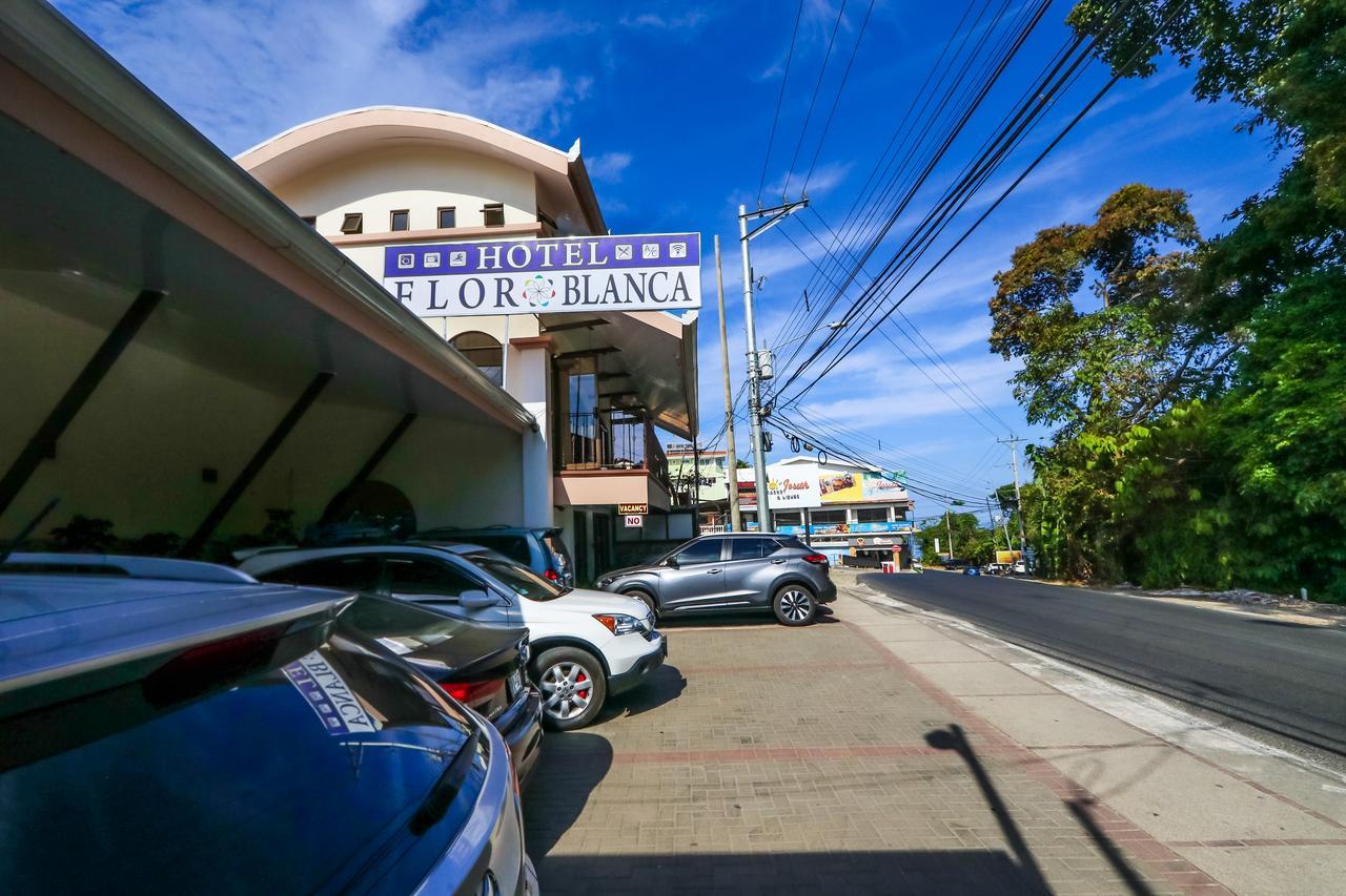 Hotel Flor Blanca Manuel Antonio Bagian luar foto